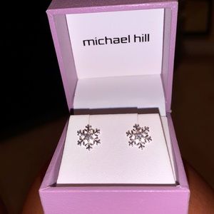 Snowflake earrings